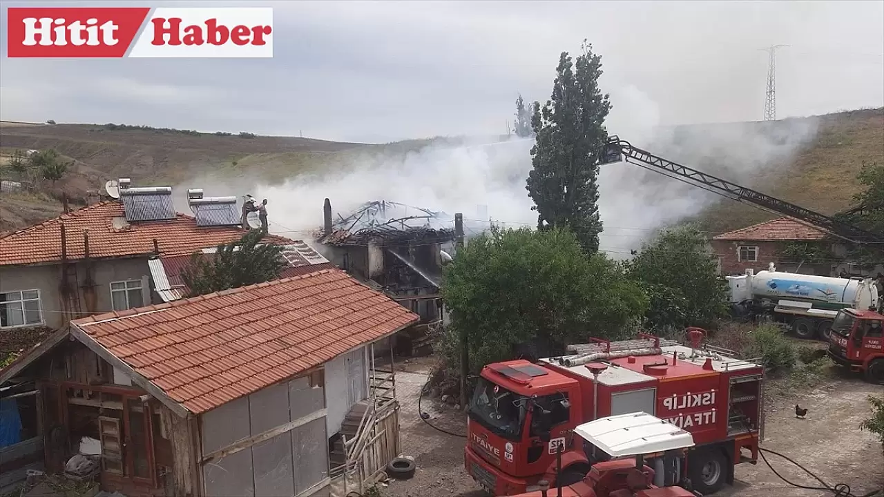 Musular Köyü'nde ev yangını kısa sürede söndürüldü, hasar meydana geldi