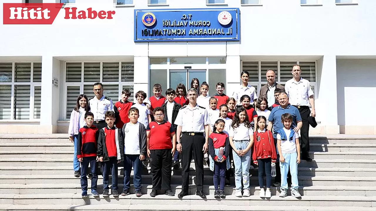 Fatih Sultan Mehmet İlköğretim Okulu Öğrencileri Jandarma Faaliyetlerini Yakından Tanıdı ve Hediye Kazandı!