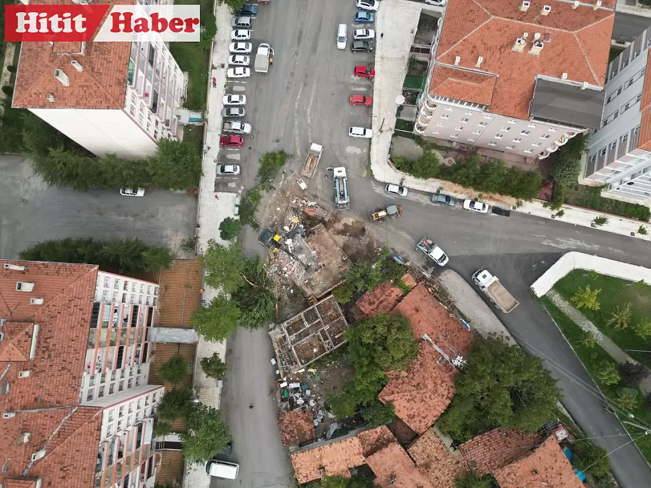 Çorum Belediyesi, Çiftlik Çayırı Caddesi'nde Yol Genişletme Çalışmalarını Sürdürüyor