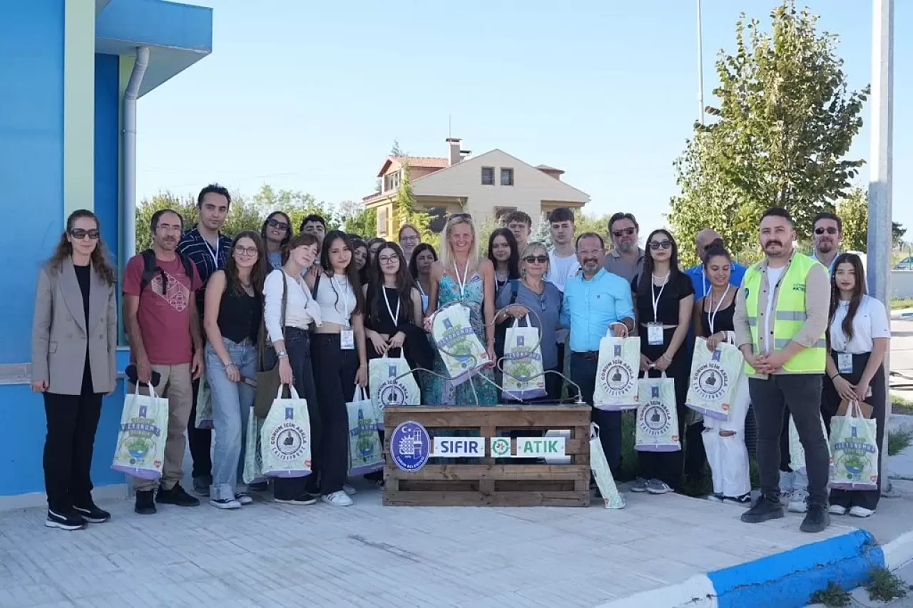 Çorum Belediyesi Sıfır Atık ve Geri Dönüşüm Merkezi'nin Kapılarını Öğrencilere Açtı