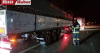 Çorum'un Alaca ilçesinde seyir halindeki tırın balatalarındaki dumanlar paniğe yol açtı