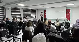 Çorum Belediyesi Kültür Merkezlerinde Öğretmenlere Bağımlılık Farkındalık Eğitimi Verildi