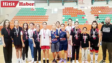 Çorum'da Gerçekleşen 3x3 Sokak Basketbol Turnuvasında Minik Sporcuların Gösterisi!