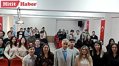 Özejder Sosyal Bilimler Lisesi'nde Sanat Tarihi Paneli: Öğrenciler, Sanat Tarihindeki Gelişim Hakkında Bilgi Sahibi Oldu.