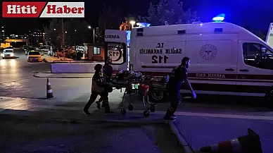 Çorum'da Şarampole Devrilen Tırın Sürücüsü Yaralandı, Acil Servise Kaldırıldı