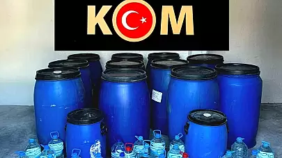 Alaca'da 3 Bin Litre Kaçak İçki Ele Geçirildi, 2 Kişi Gözaltına Alındı