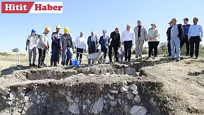 Vali Doç. Dr. Zülkif Dağlı, Alaca Kalehisar Kazı Alanı'nda İncelemelerde Bulundu