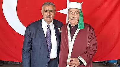 Çorum'da Yılın Ahisi Seçilen Ahmet Ayçam'a Ödül Verildi