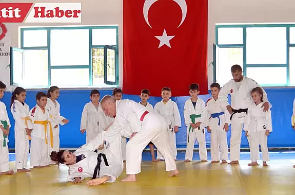 Çorum'da Judocular Çocukları Spora Teşvik Ediyor ve Türk Sporuna Yetenekler Kazandırıyor!