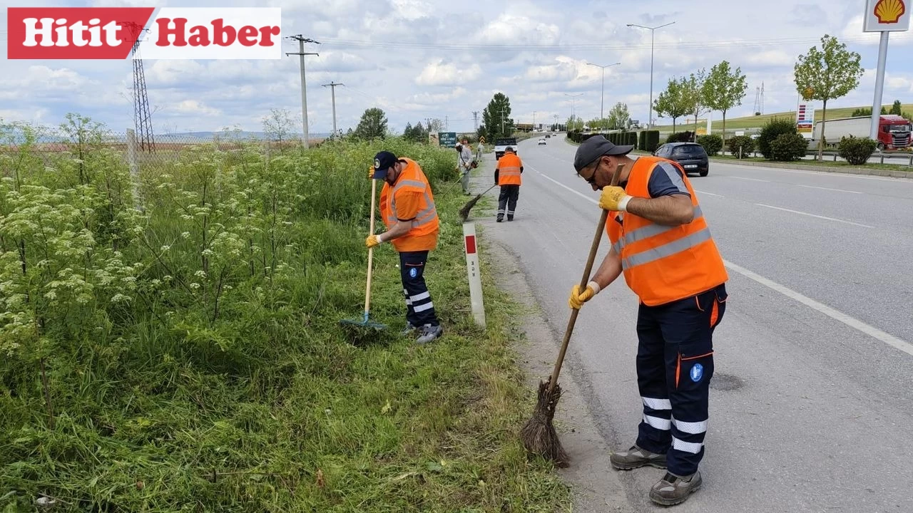 Çorum Belediyesi, "Temiz Şehir Çorum" sloganıyla gece gündüz temizlik çalışmalarına devam ediyor.