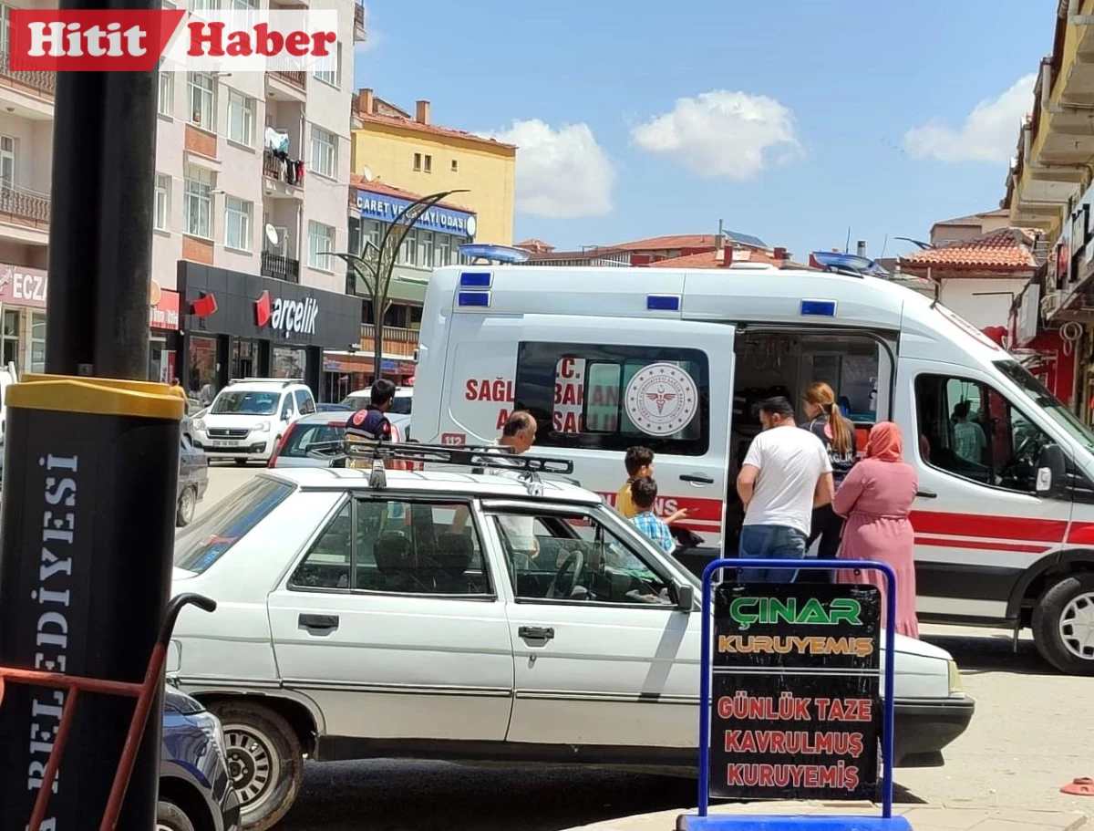 Alaca'da Bisikletli Çocuğa Otomobil Çarptı: Yaralı Hastaneye Kaldırıldı